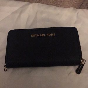 Michael kors wallet.